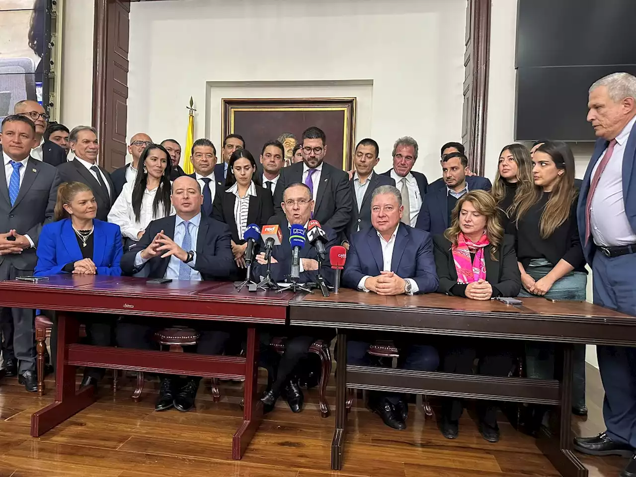 Se desmorona coalición de Petro en Congreso; Partido Conservador se declara independiente - Pulzo