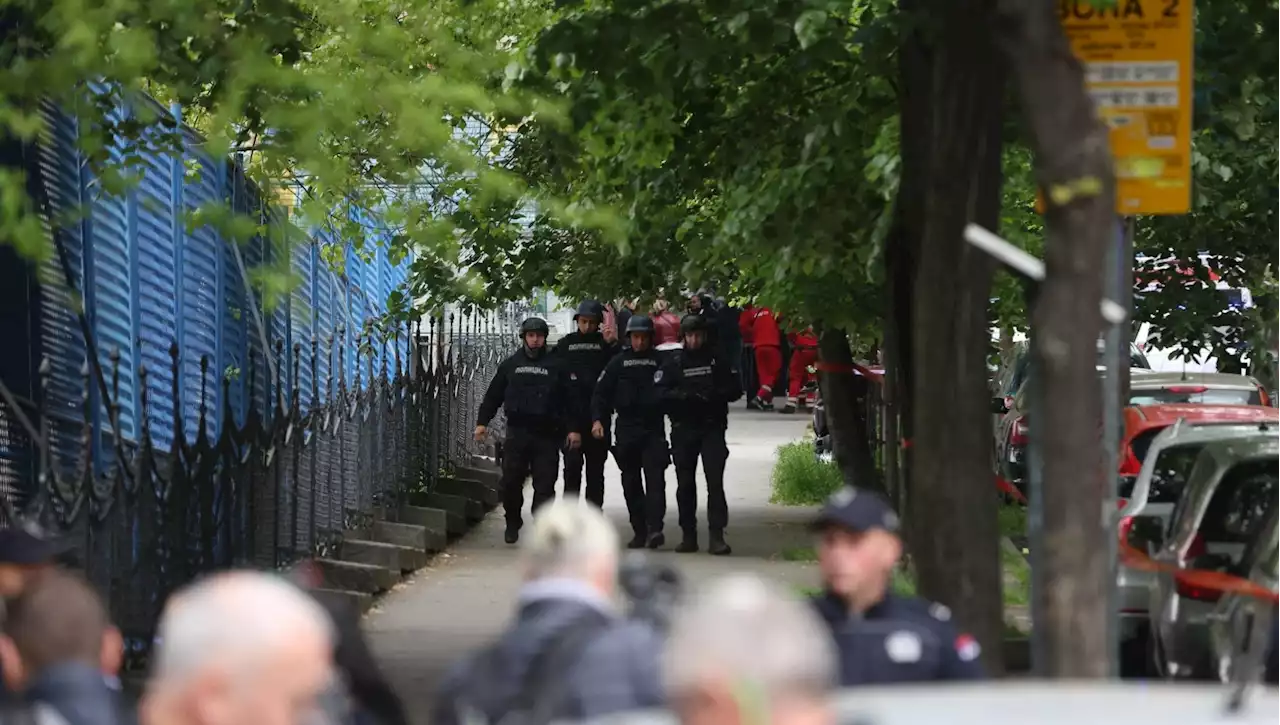 Belgrado, un ragazzo apre il fuoco in una scuola elementare: uccisi otto bambini