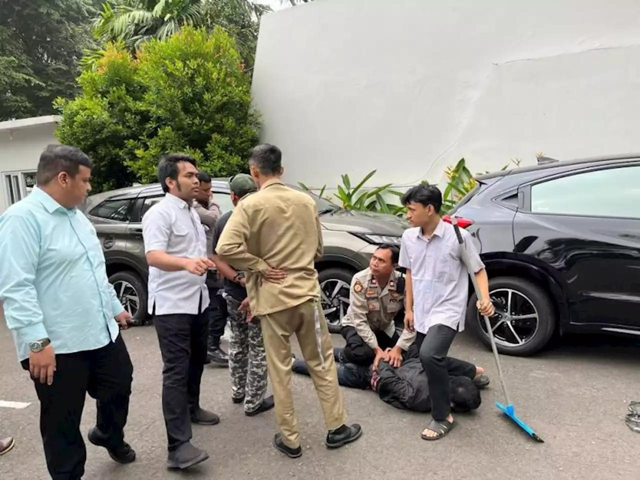 Di Tas Pelaku Penembakan Kantor MUI, Polisi Temukan Obat-obatan |Republika Online