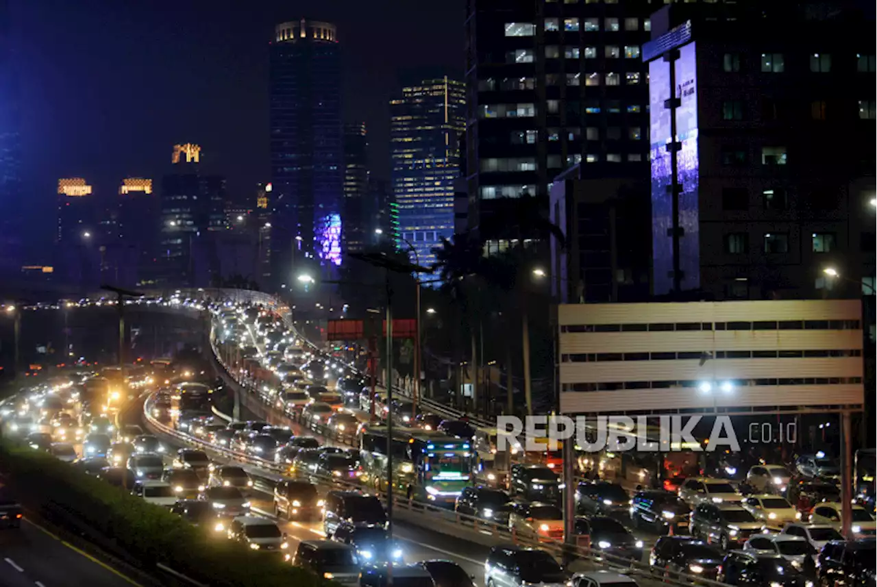 Kurangi Kemacetan Jakarta, Heru Budi Ingin Jam Masuk Kantor Dibagi Dua Sesi |Republika Online