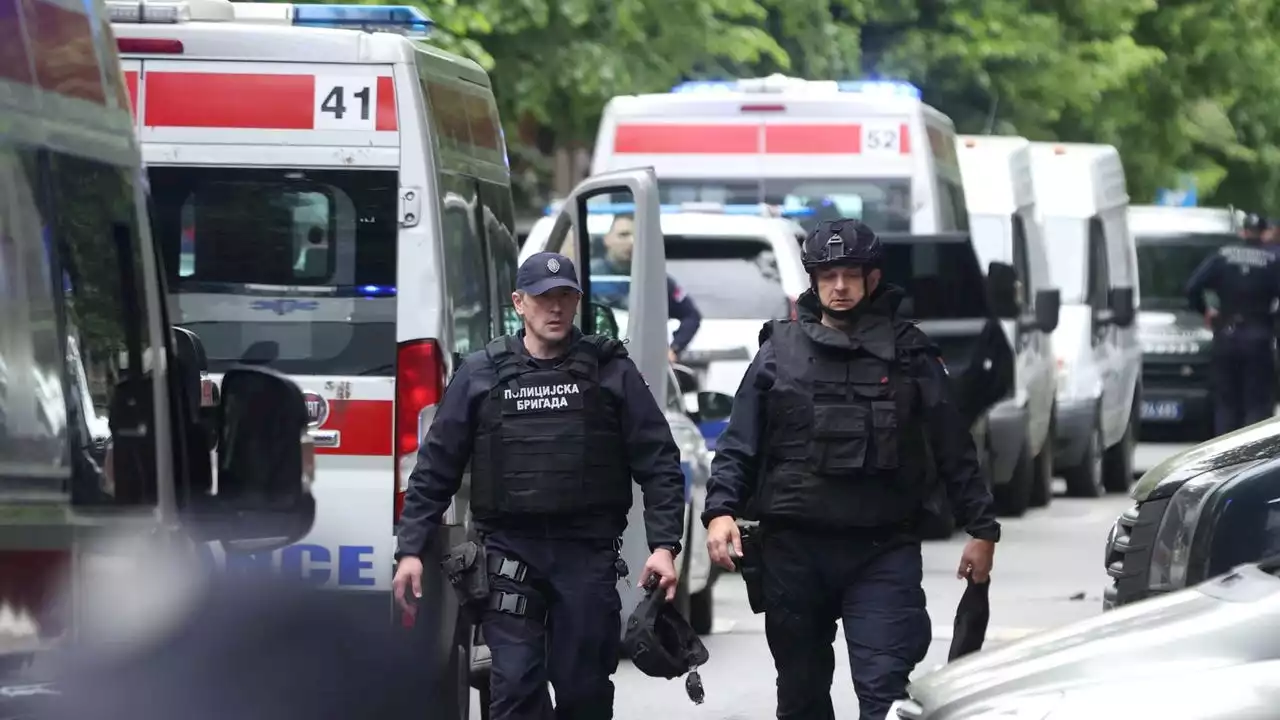 Al menos nueve muertos en un tiroteo en un colegio de Belgrado