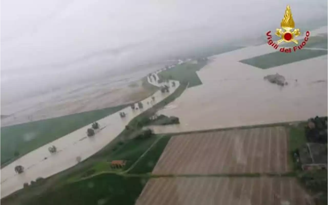 Maltempo, paura in Emilia Romagna: esonda il fiume Lamone