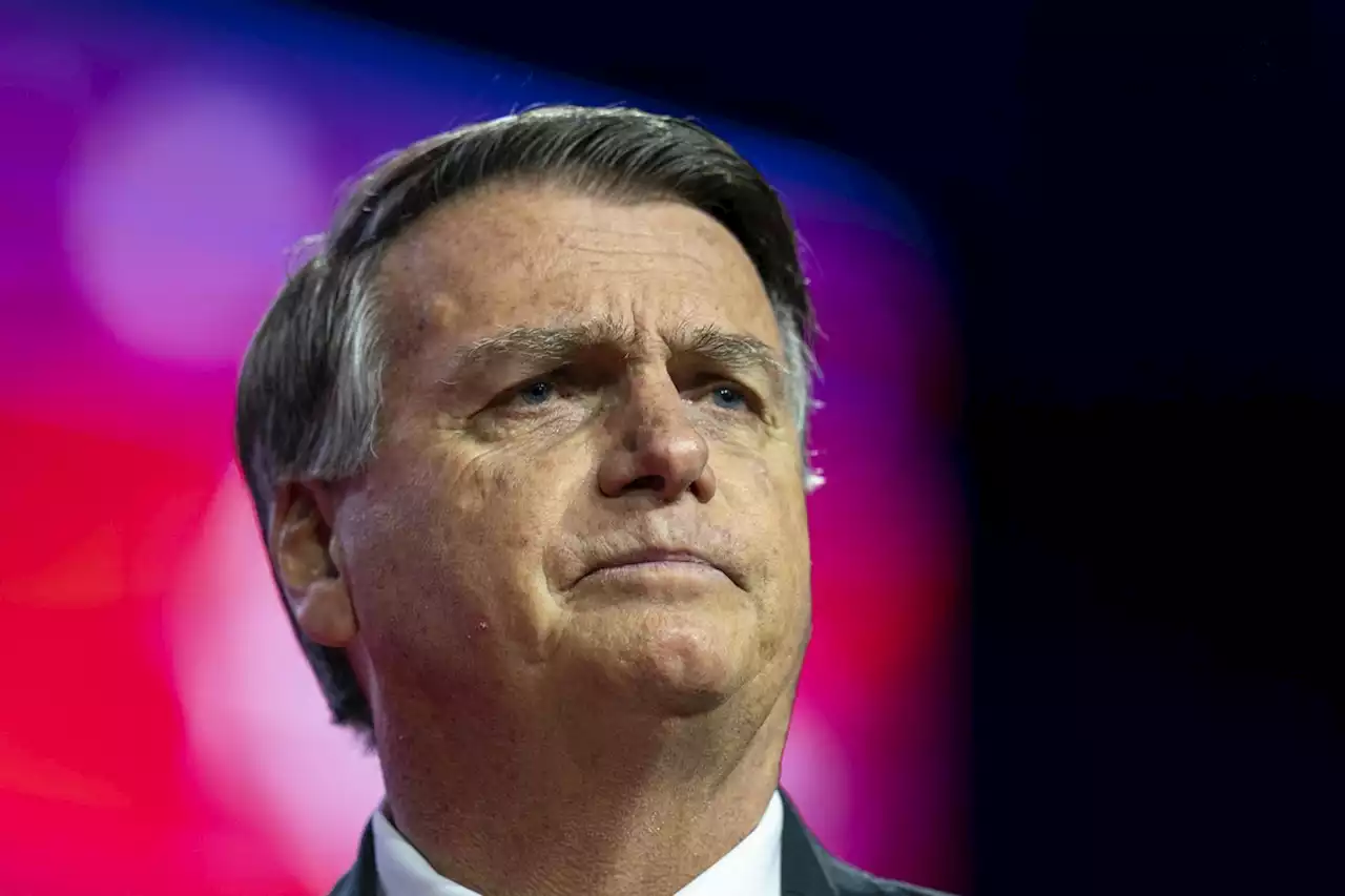 Bolsonaro teve telefone celular apreendido pela PF; aparelho passará por perícia