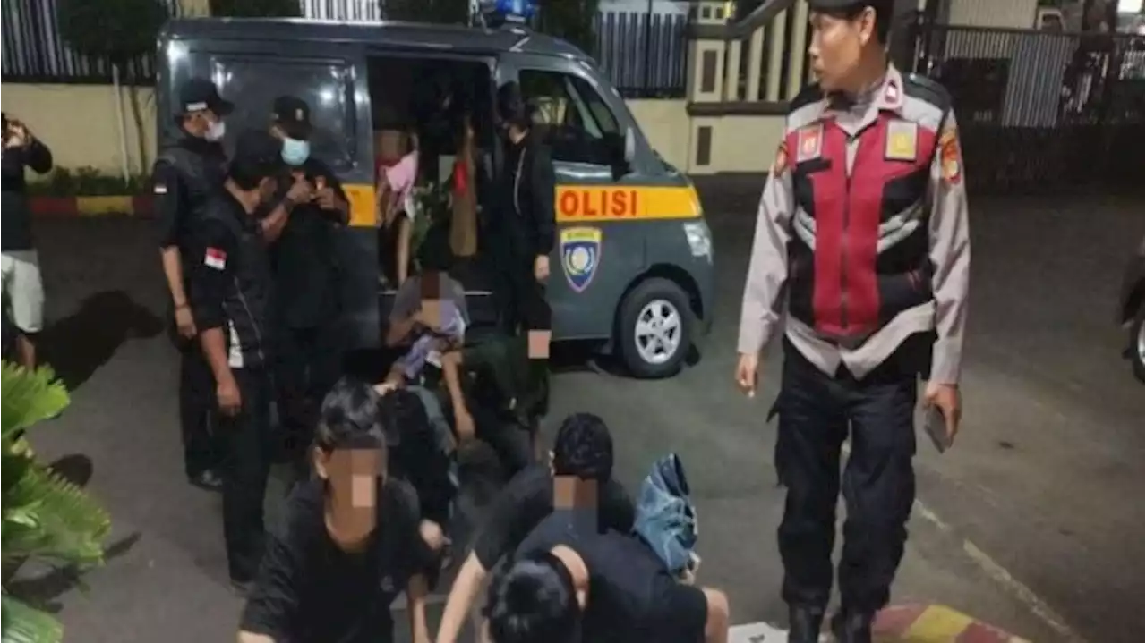 Tawuran di Mampang Pecah Hingga Jatuh Korban, 8 Pelaku Ditangkap Polisi