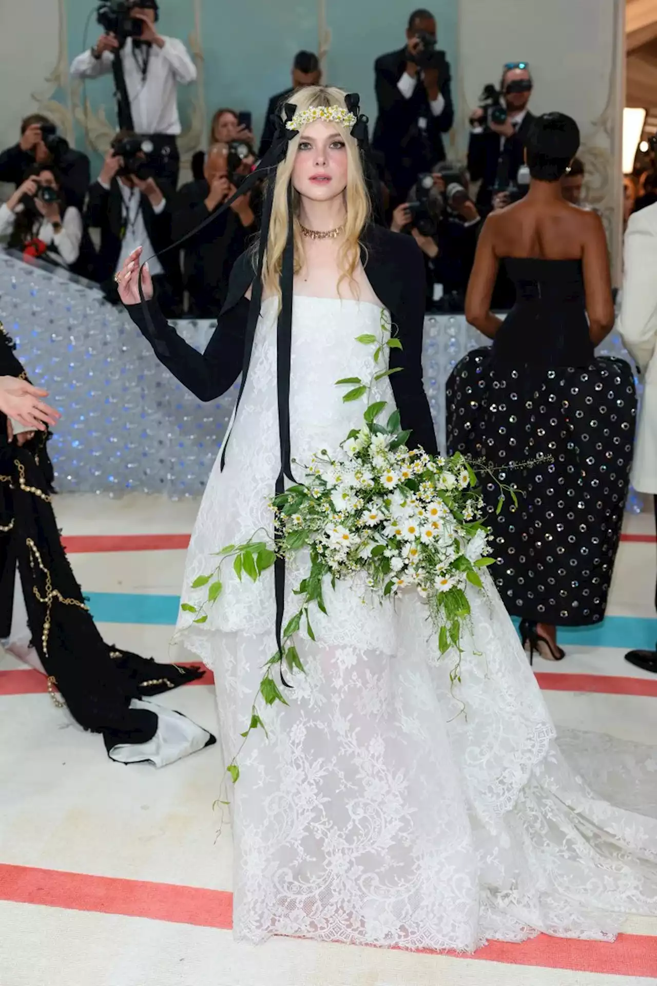 The Sweet Story Behind Elle Fanning’s Fresh Daisy Crown for the Met Gala