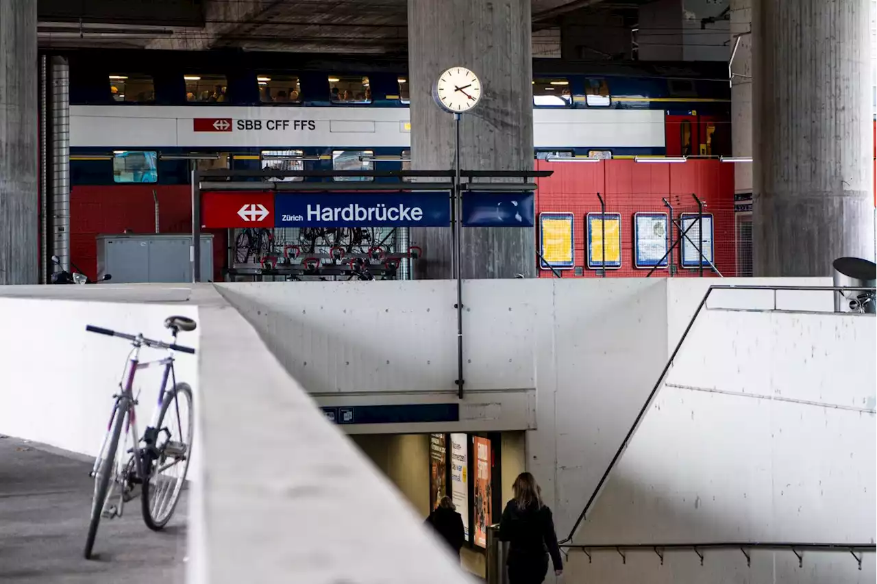 Zürich: Mann versuchte 10-Jährigen auf Gleis zu schubsen – Passant verhindert es