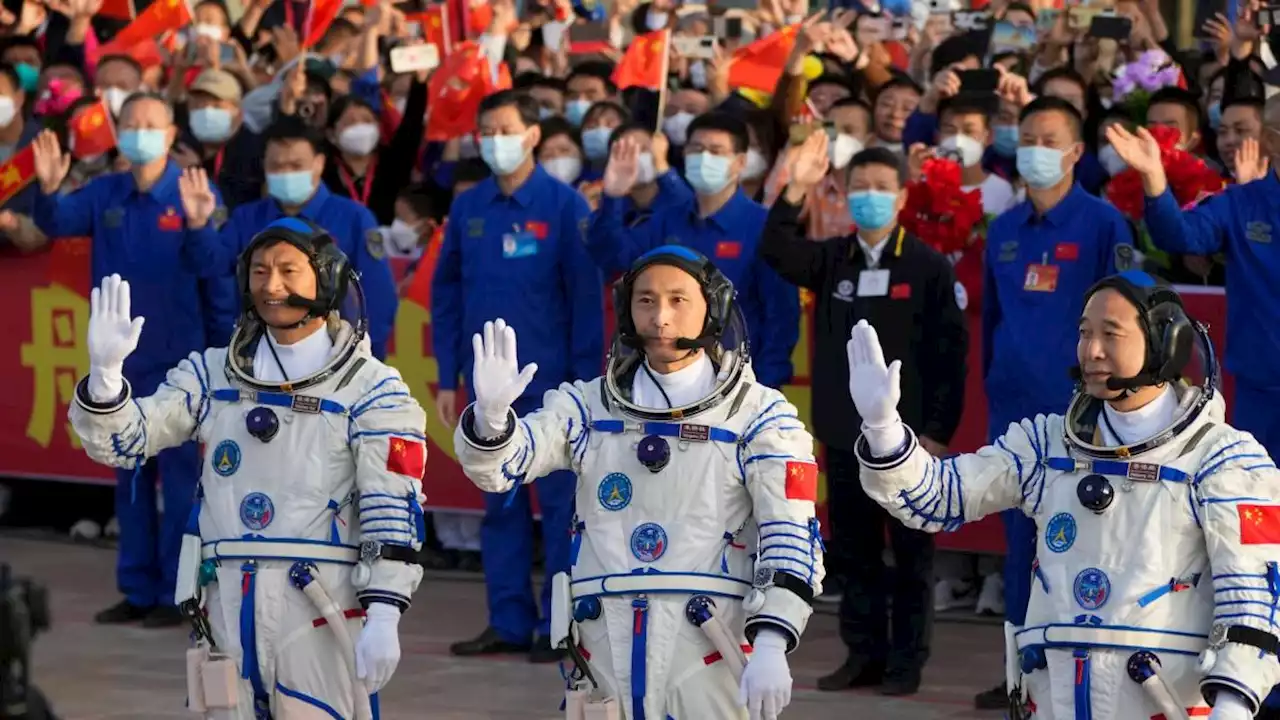 China schickt drei Astronauten zu Raumstation – erstmals Zivilist dabei