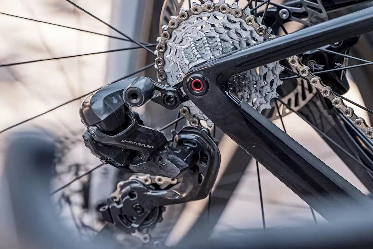 Campagnolo Super Record Wireless Reshifts Compact Racing Gears in Carbon 2x12 Gruppo