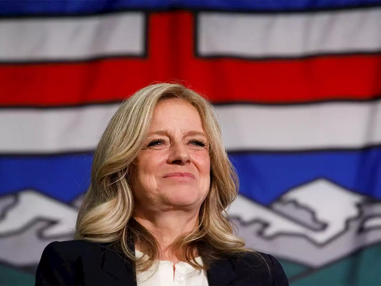 'It is my honour to serve': Rachel Notley to stay on as Alberta NDP leader