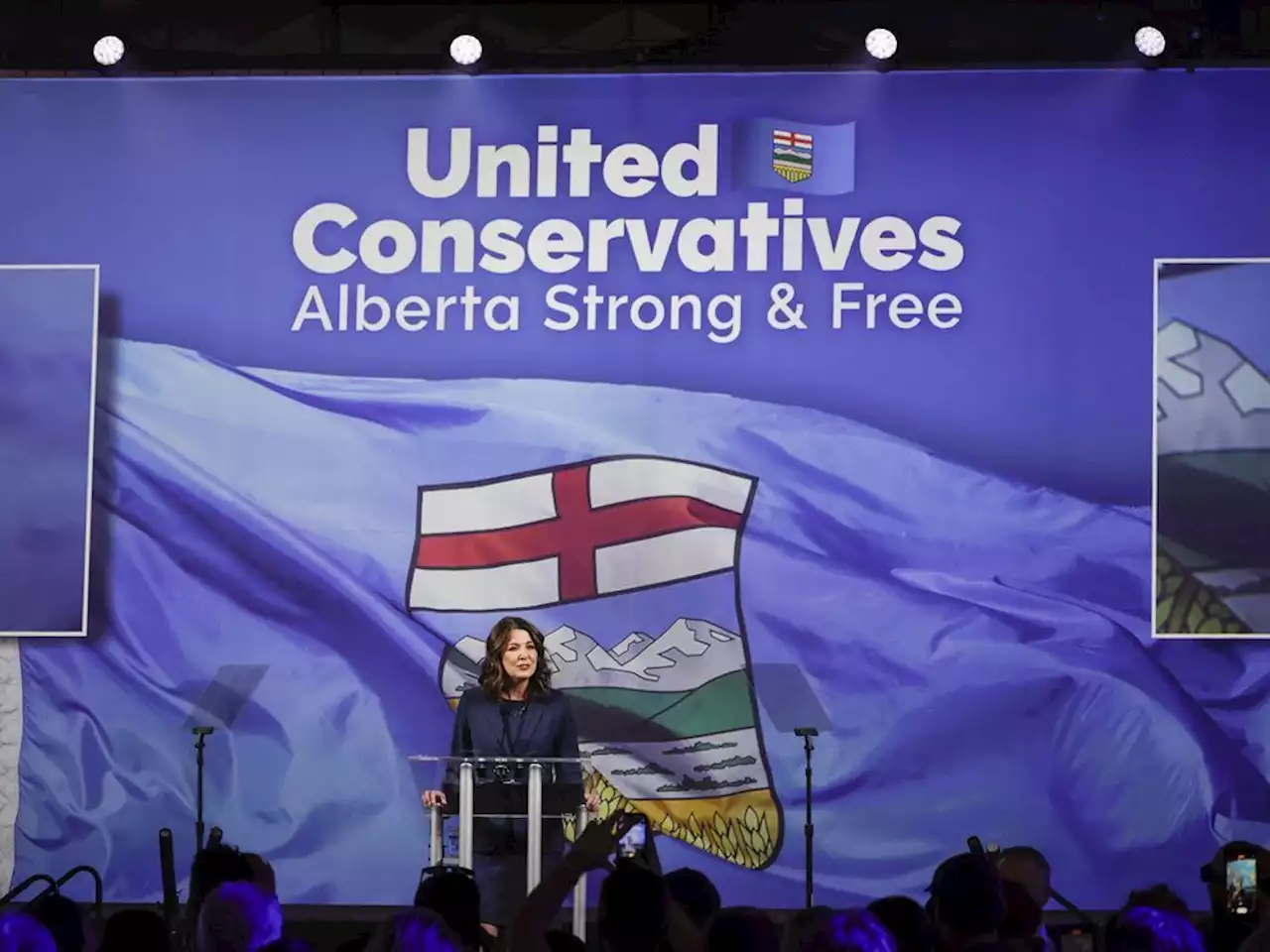 'Serve all Albertans': Smith says UCP majority government to focus on economy