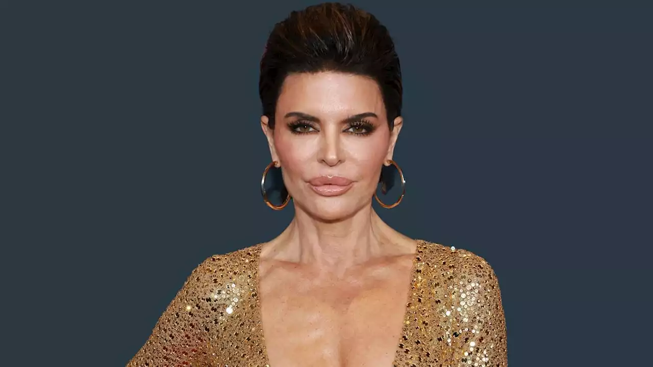 ‘RHOBH’ Alum Lisa Rinna Says Death Threats & A Vision Of Her Late Mother Moved Her To Exit Bravo Show