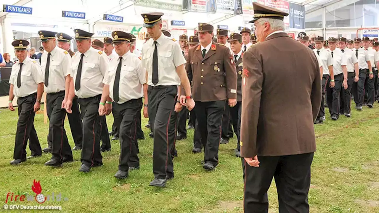 Stmk: 200 Feuerwehrleute des Bezirkes Deutschlandsberg trafen sich in Gussendorf