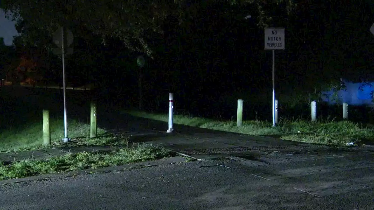 Man shot while riding bike shot on Houston trail