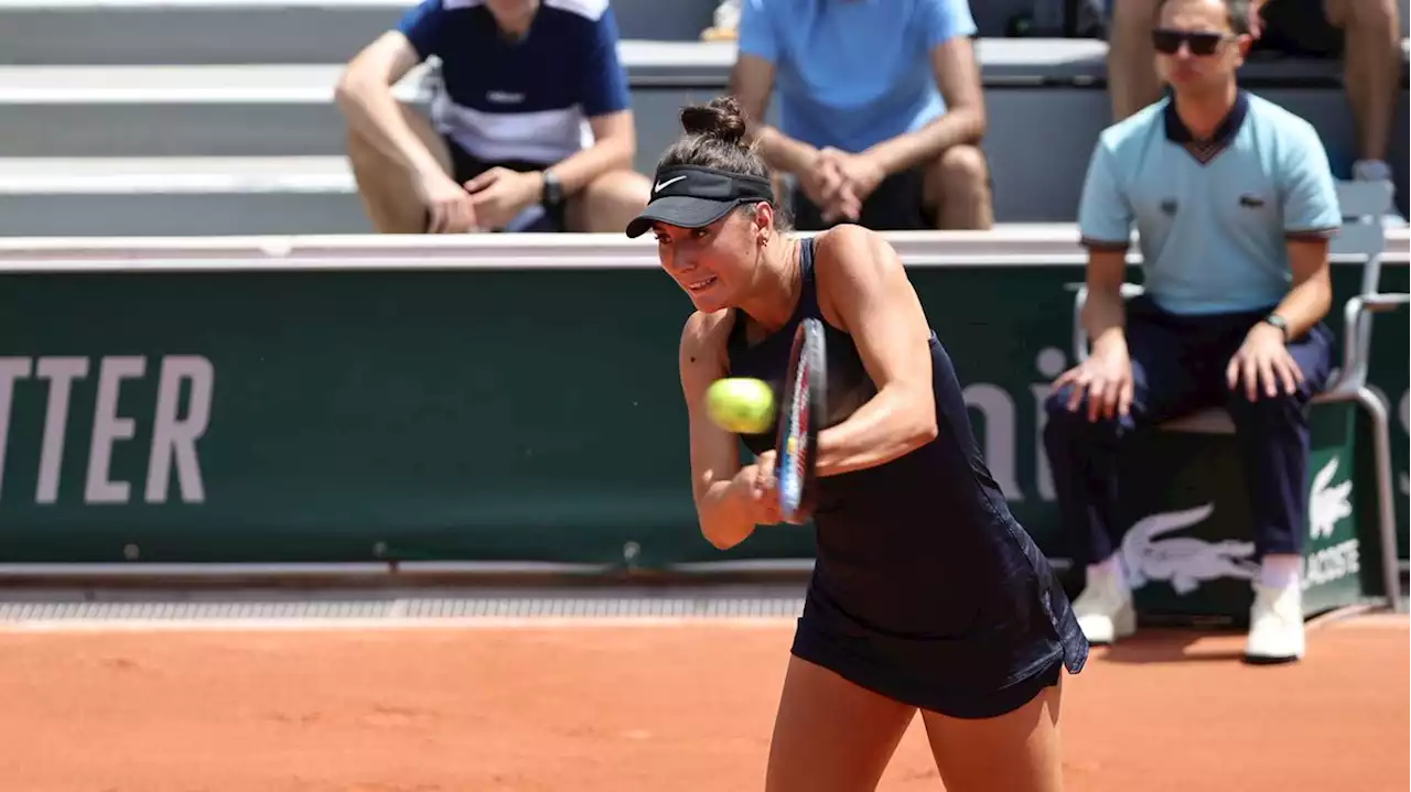 VIDEO. Roland-Garros 2023 : Océane Dodin remporte le duel franco-français face à Selena Janicijevic au premier tour