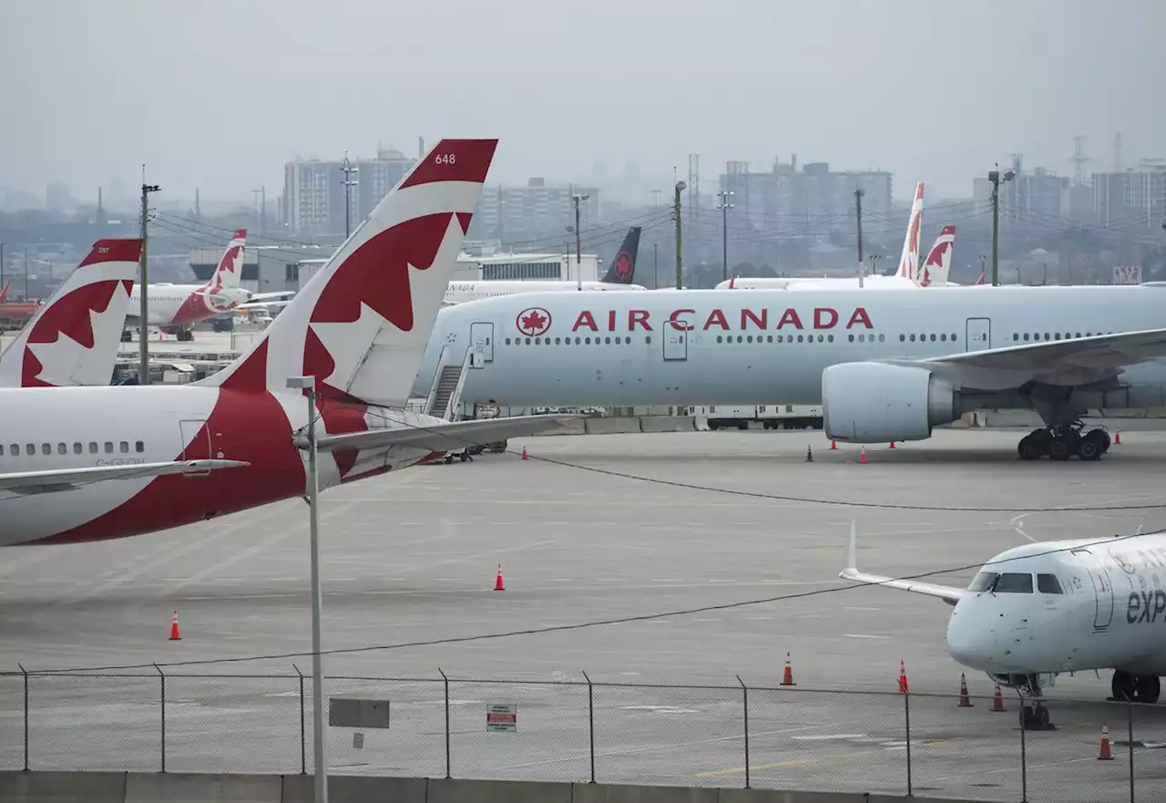 Air Canada pilots open door to bargaining this summer