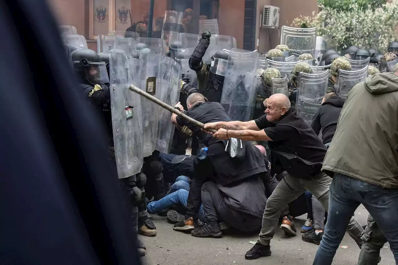 Dozens of NATO soldiers on guard in Kosovo Serb town after clashes