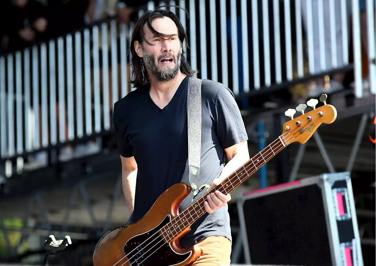 Keanu Reeves Overcomes Jitters To Play With Old Band Dogstar As The Keanussance Rocks On