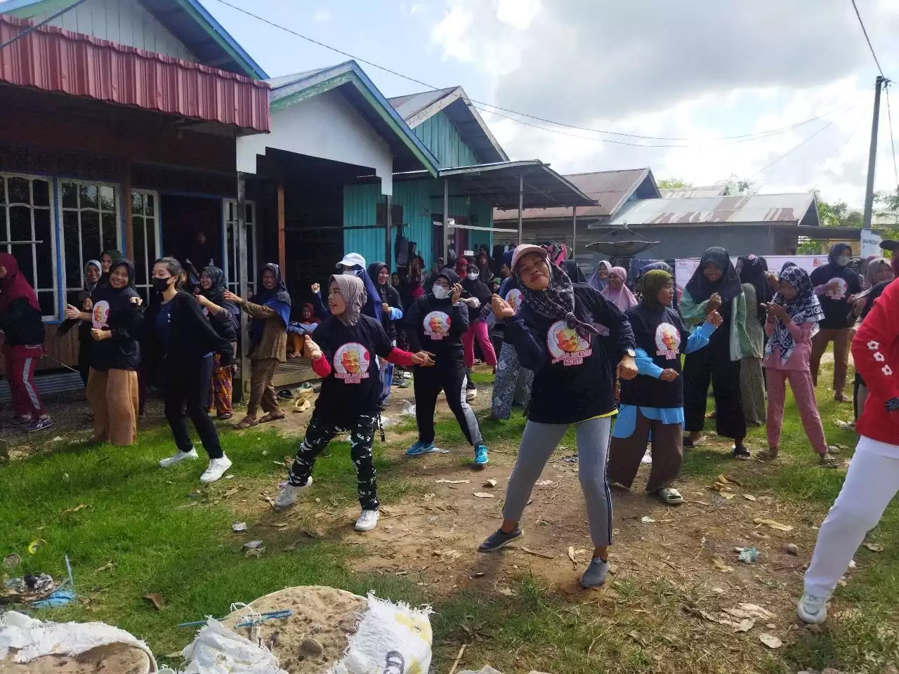 Sukarelawan Ganjar Ajak Warga Kapuas Budayakan Hidup Sehat Melalui Senam Bareng