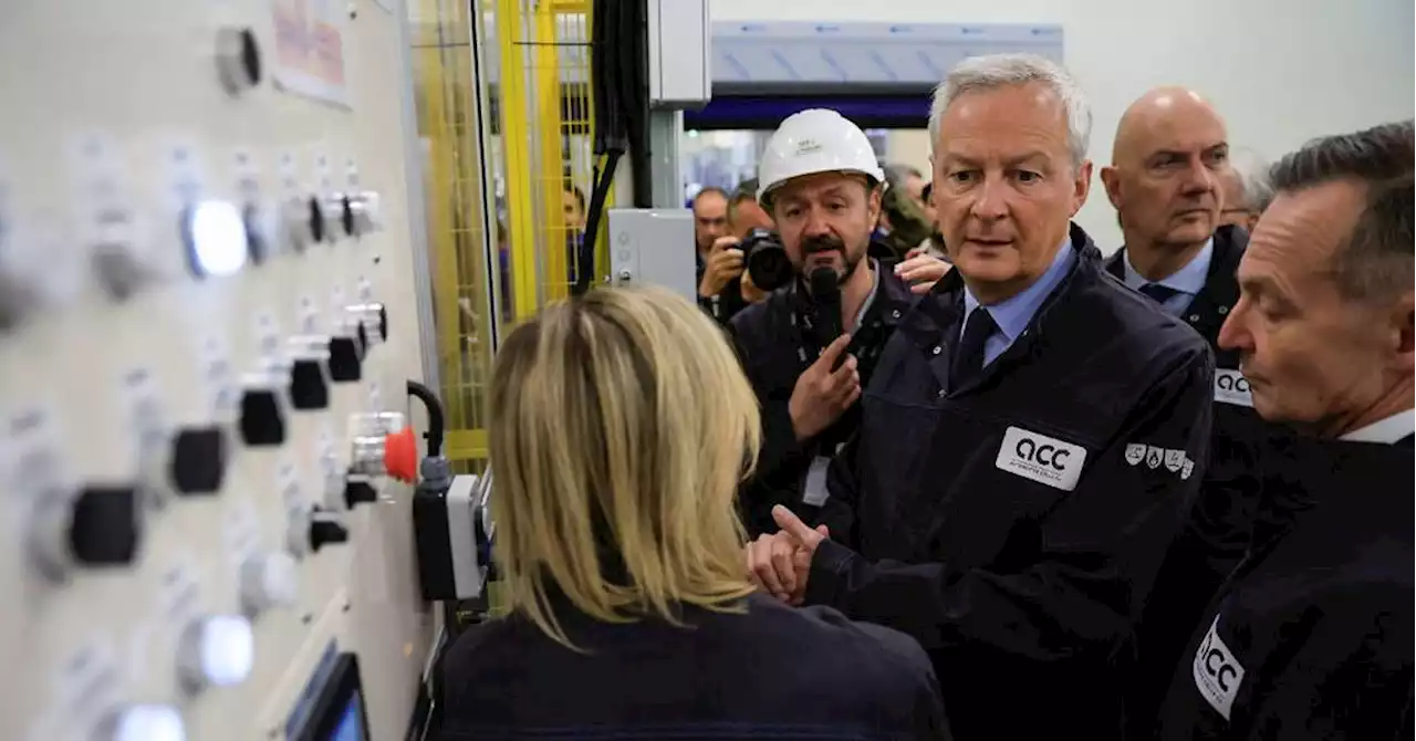 Automobile: la France inaugure en grande pompe sa première usine de batteries électriques