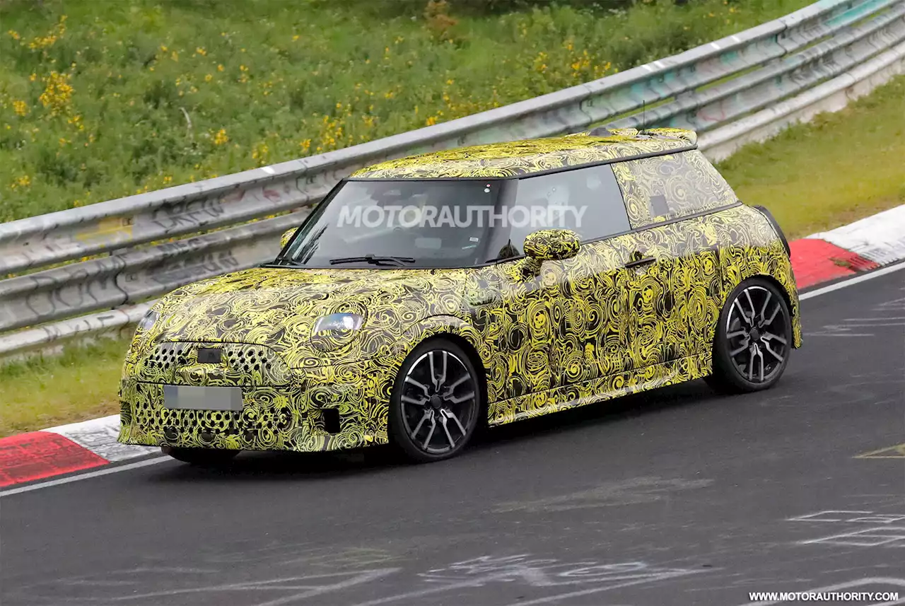 2025 Mini Cooper S spy shots