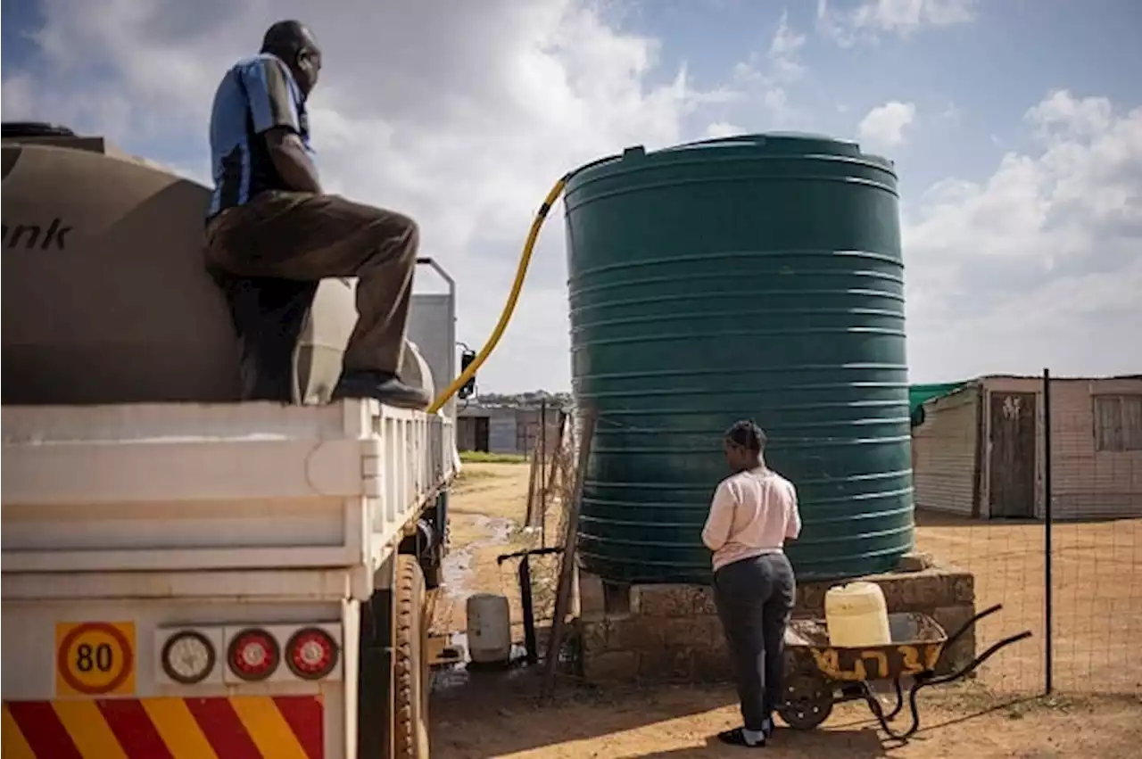 He'd never even heard of cholera. Now he has four girls and a boy to raise without their mother | News24