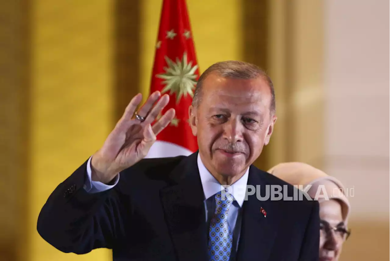 Erdogan akan Pertahankan Hubungan Turki Dengan Barat dan Rusia |Republika Online