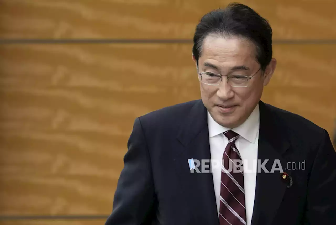 PM Jepang Pecat Anaknya karena Pura-Pura Gelar Konferensi Pers |Republika Online