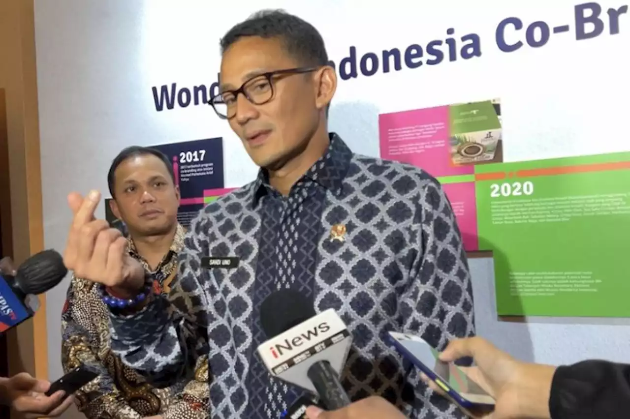 Sandiaga Akan Buat Tanda Lambangkan Wonderful Indonesia, Terinspirasi dari Finger Heart Korea