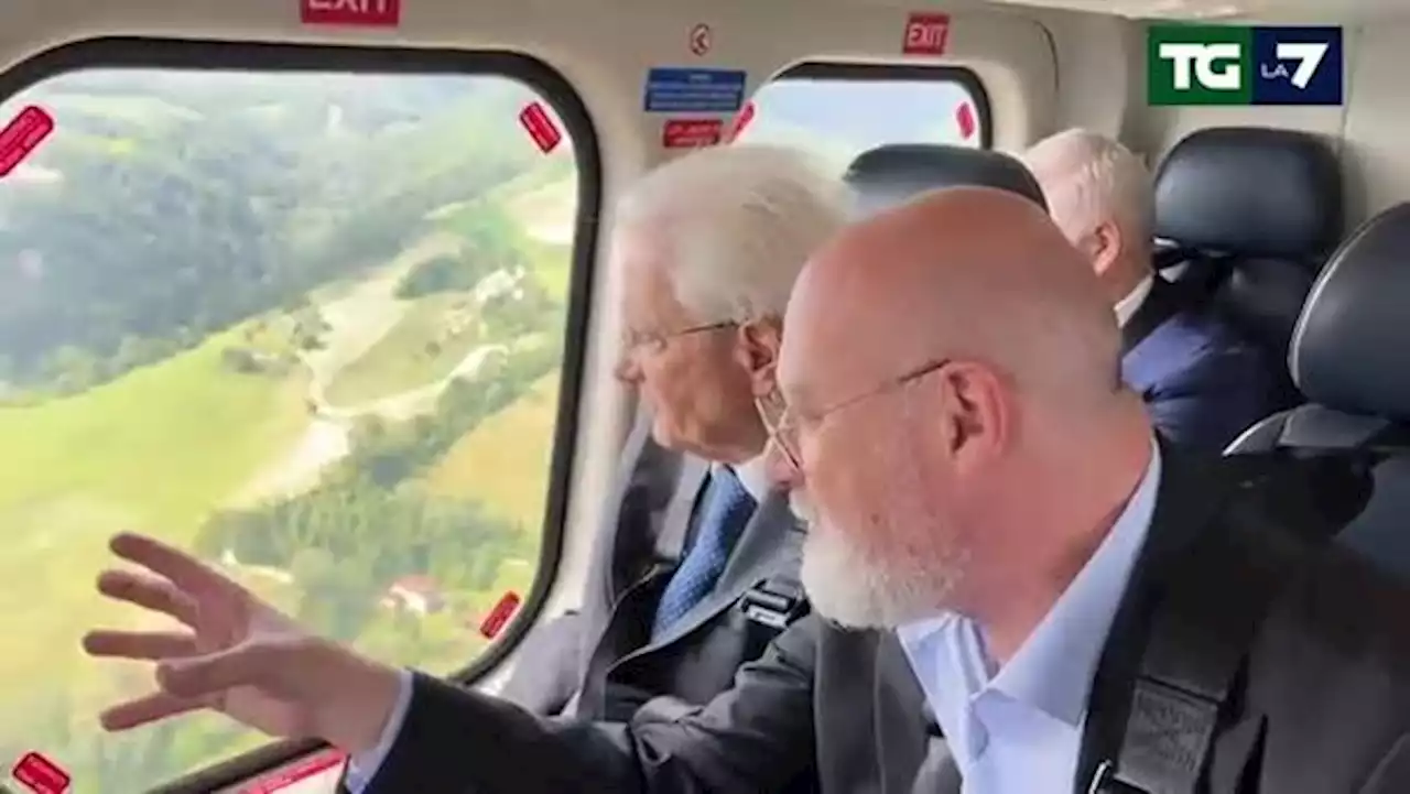 Mattarella sorvola in elicottero le zone colpite dall'alluvione