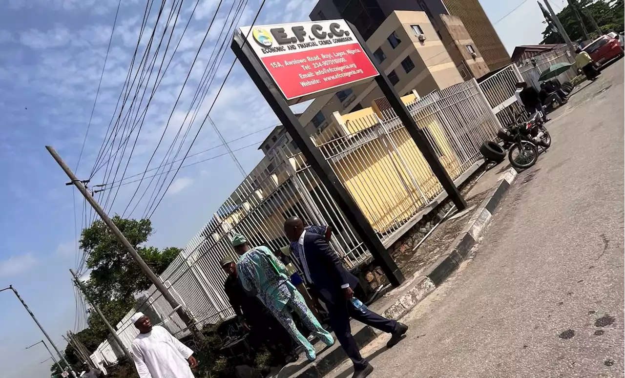 Controversy as DSS 'prevents' EFCC officials from accessing Lagos office | TheCable