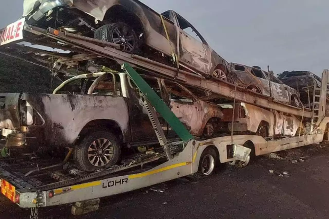 Protestors torch car carrier near Chesterville, N2 closed | The Citizen