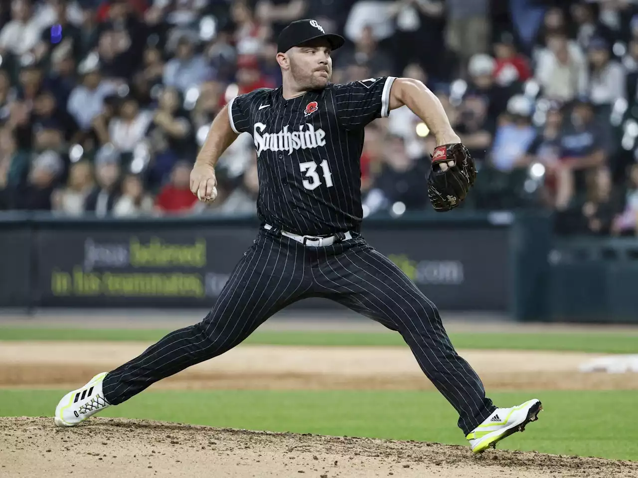 Ex-Blue Jays closer Liam Hendriks makes emotional return after beating cancer