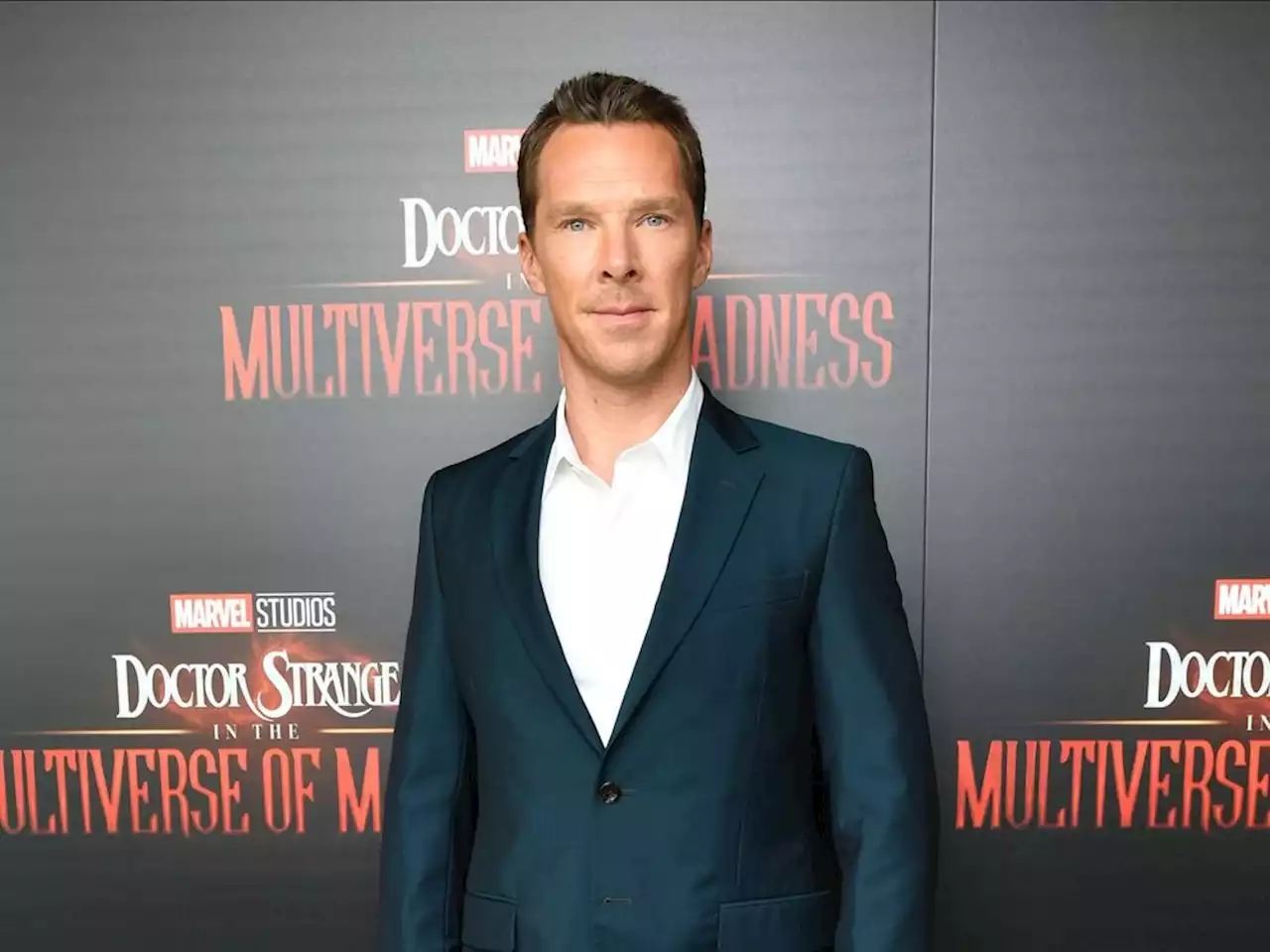 Knife-wielding chef threatens Benedict Cumberbatch