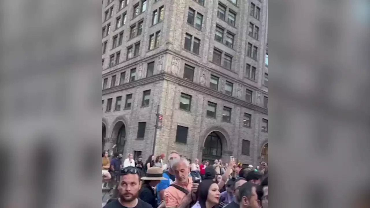 ‘Manhattanhenge’ Draws Crowds In New York City On Memorial Day - Videos from The Weather Channel