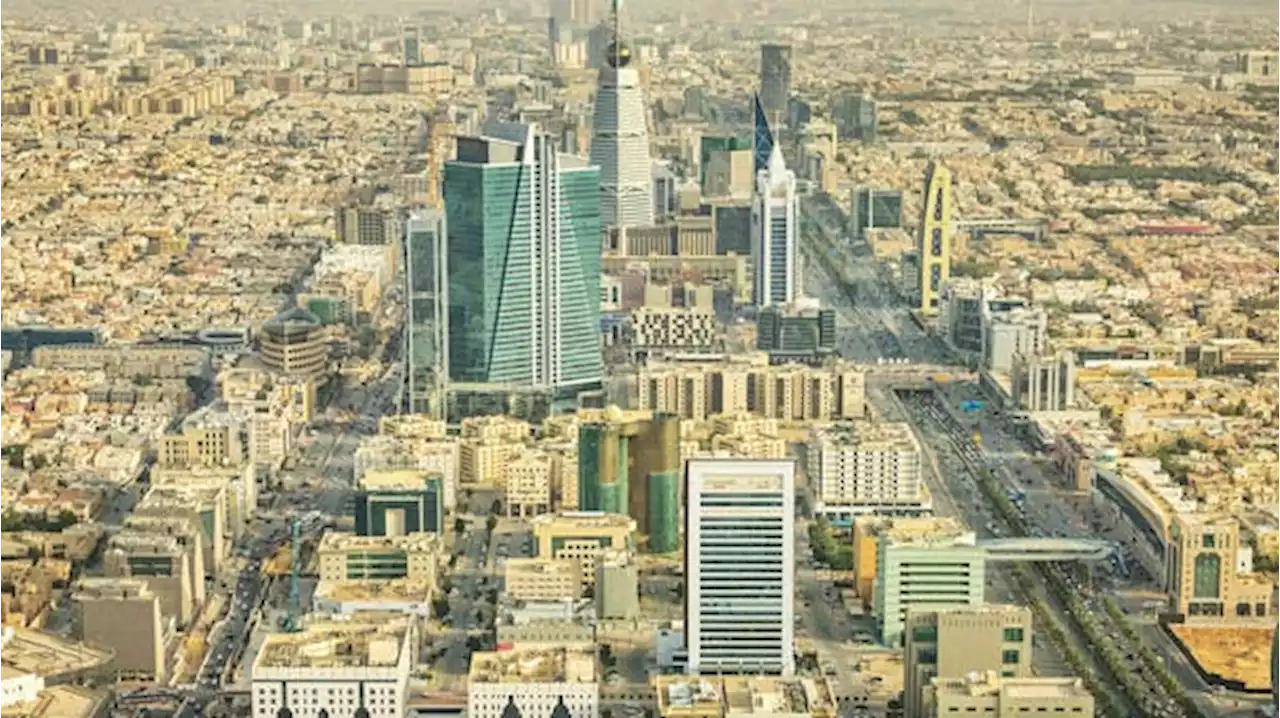 عدد سكان السعودية يصل إلى 32.2 مليون نسمة ونسبة الأجانب بينهم 41.6%