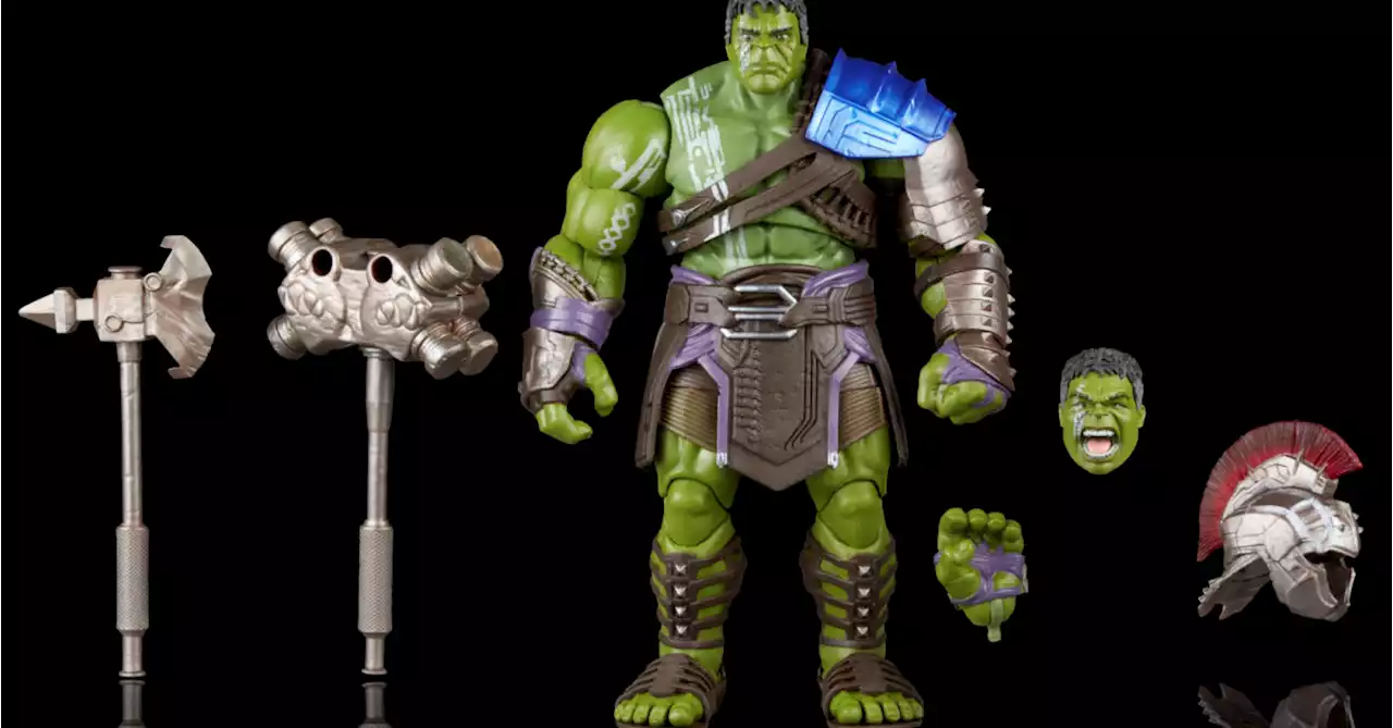 Gladiator Hulk Enters the Arena with Deluxe Marvel Legends Figure