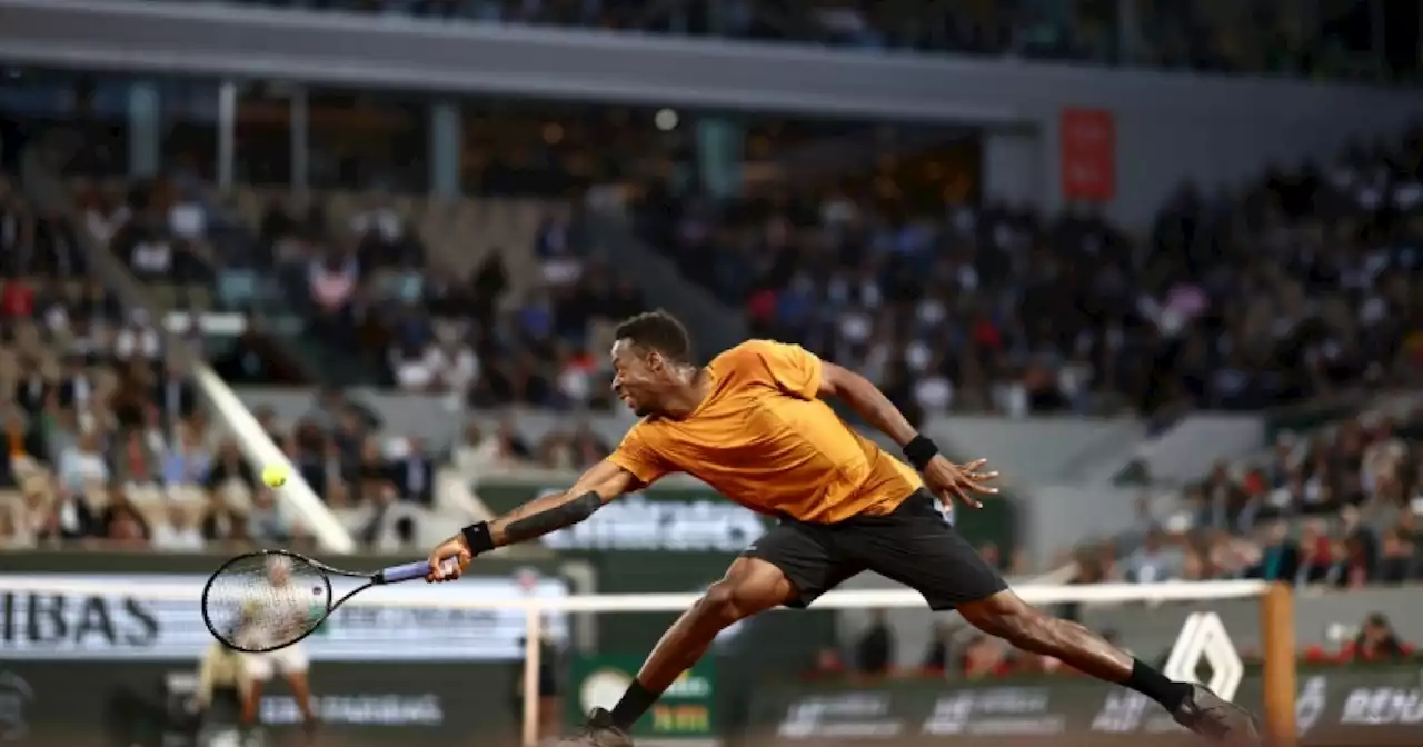 Monfils hobbles to memorable French Open win