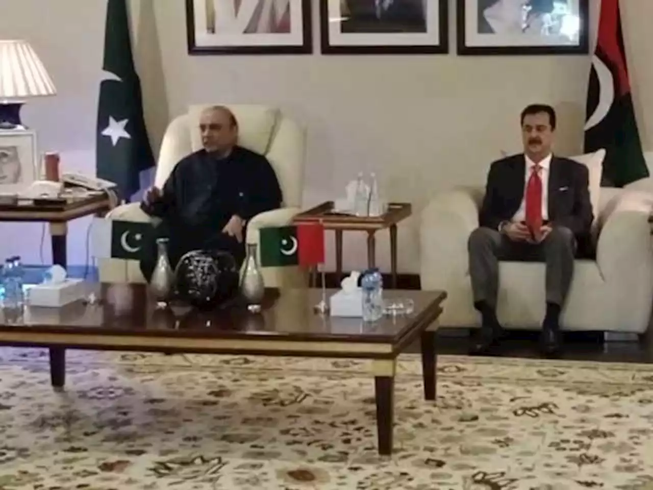 پی ٹی آئی کے سابق اراکین اور ٹکٹ ہولڈرز نے پیپلزپارٹی میں شمولیت اختیار کرلی - ایکسپریس اردو