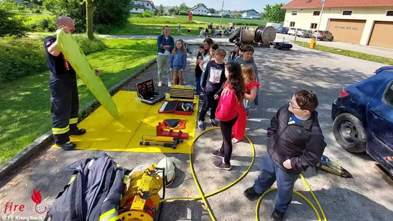 Oö: Volksschulklasse zu Gast bei der Feuerwehr in Krenglbach