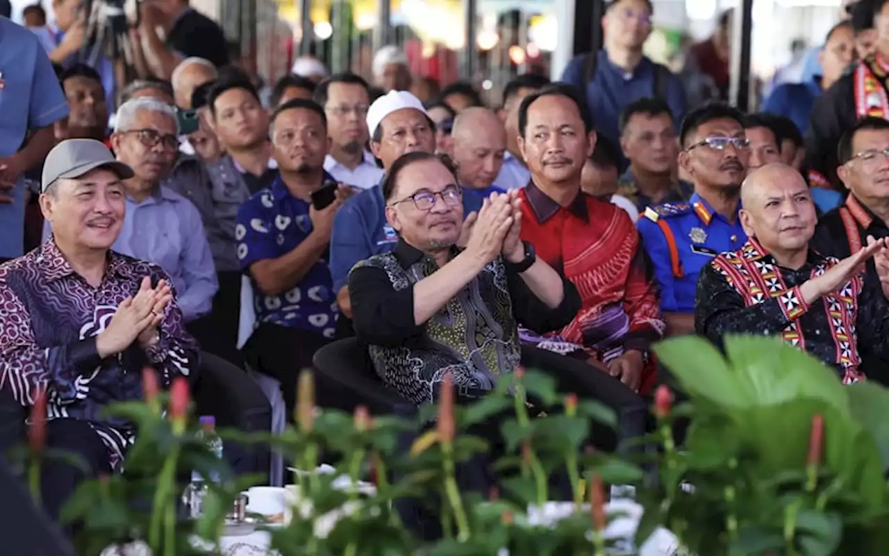 Back govt for a strong, multicultural Malaysia, says Anwar