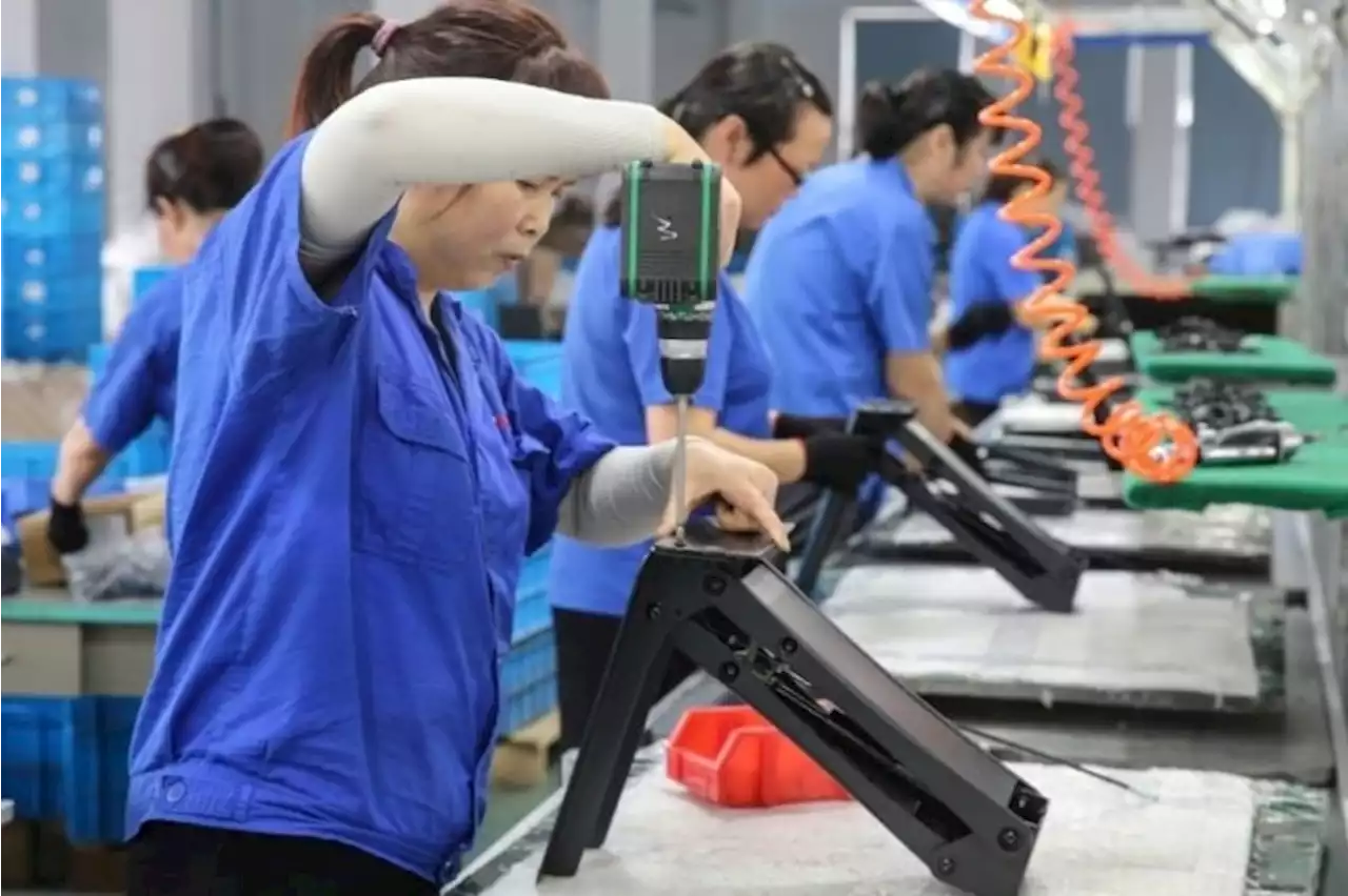 China’s factory slump worsens amid recovery fears