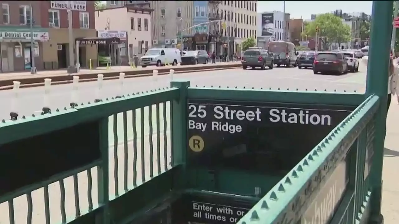 Suspect arrested for pushing man onto subway tracks in Brooklyn