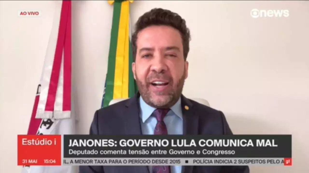 Erros na comunicação enfraquecem poder de negociação do governo com o centrão, diz Janones