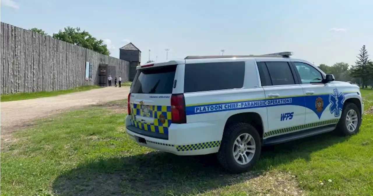 Students fall nearly 20 feet at Fort Gibraltar in Winnipeg, 17 hospitalized | Globalnews.ca