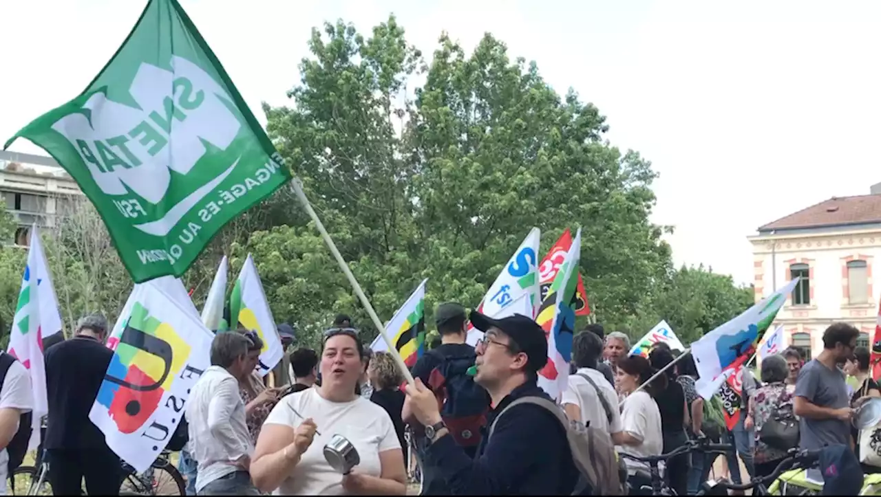 [VIDEO] VIDEO. Toulouse : une casserolade devant le rectorat contre la réforme des retraites, le Pacte enseignant, la réforme du lycée professionnel