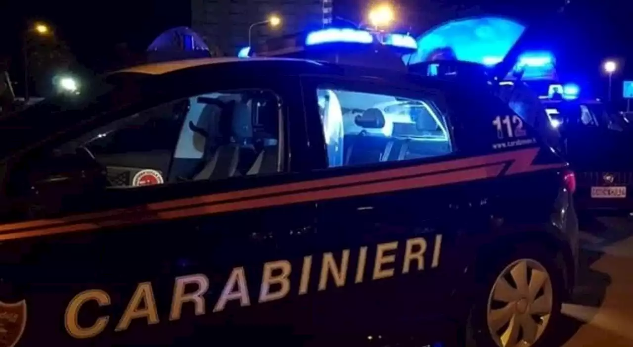 Ragazzo ucciso a coltellate in stazione, è caccia all'aggressore