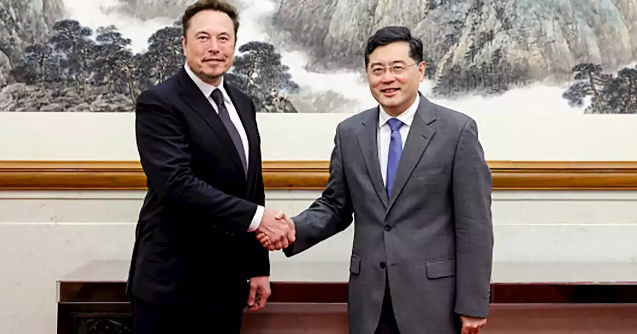 Tesla: Elon Musk veut 'continuer de développer ses activités en Chine', selon la diplomatie chinoise