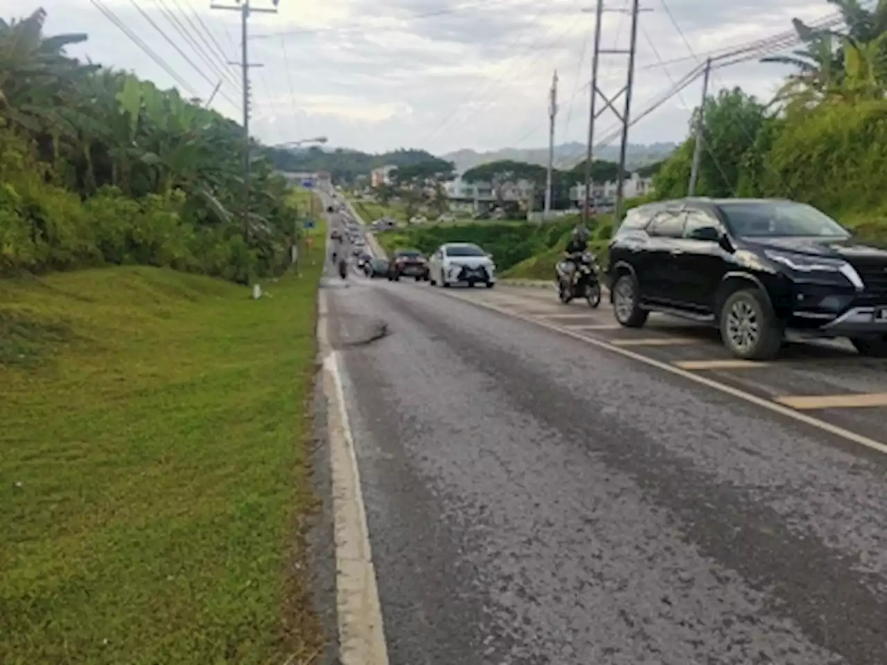 Hours-long traffic jam now a norm in Kapit, lament motorists