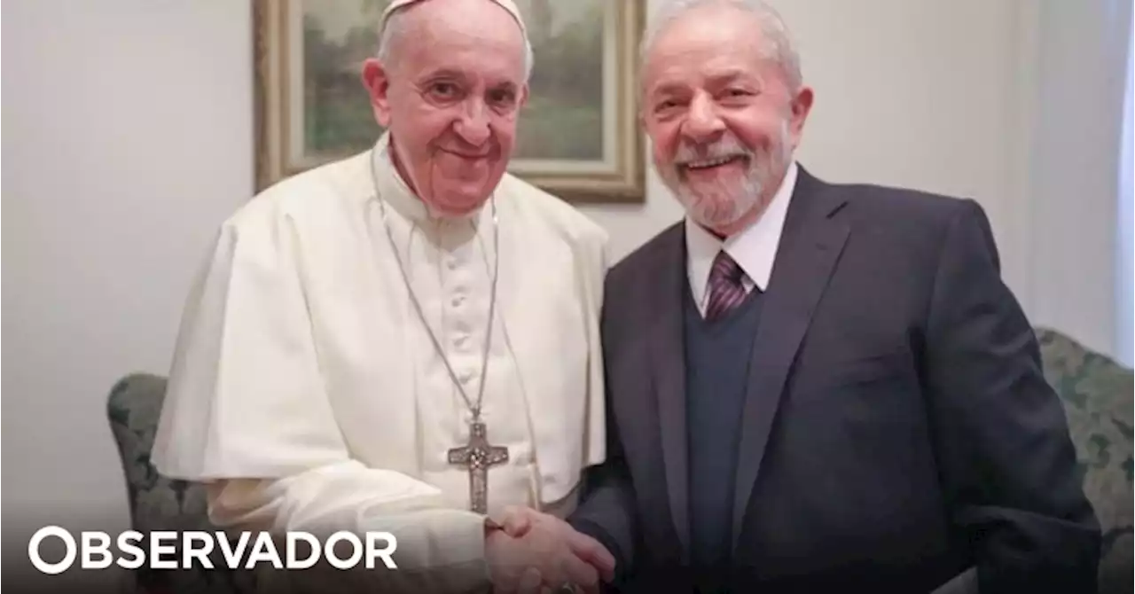 Papa Francisco diz que Lula tem autoridade para liderar negociações para a paz na Ucrânia e é convidado a visitar o Brasil