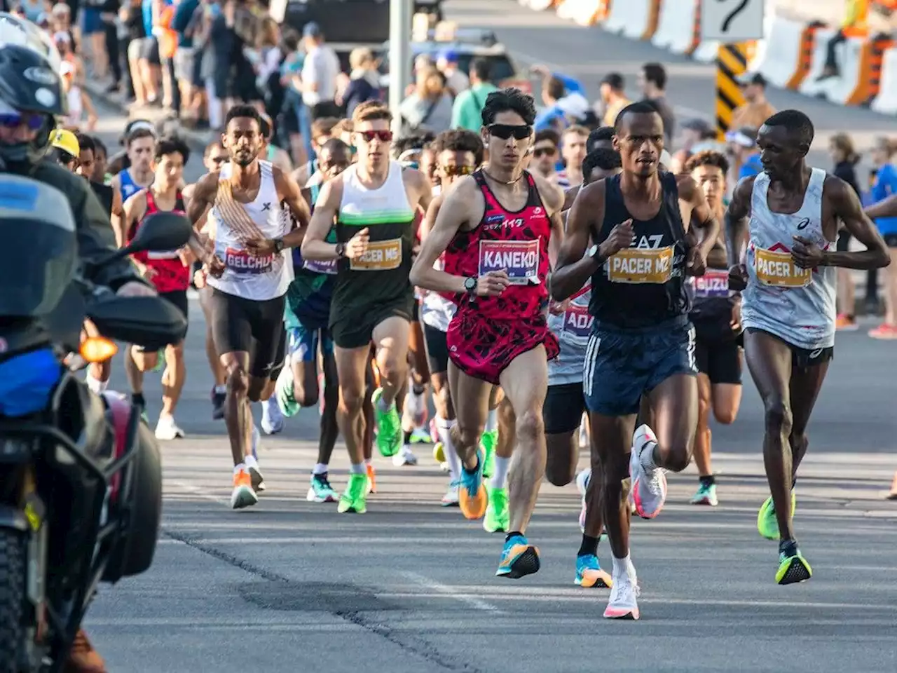 Earlier LRT start for Sunday's Ottawa marathon 'impossible,' OC Transpo told race organizers